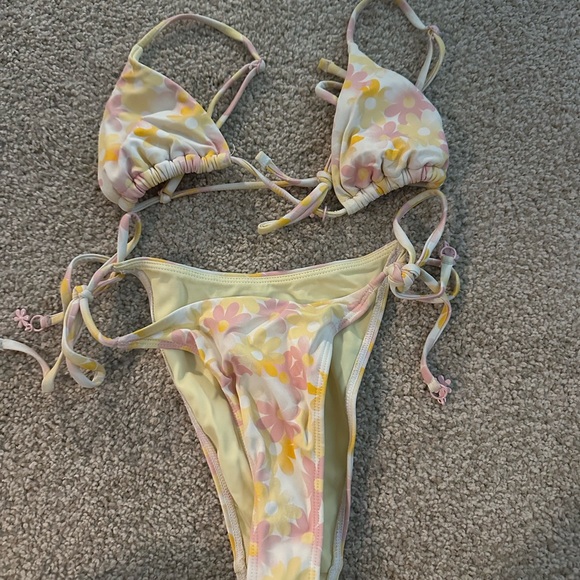 bikini - Picture 2 of 6